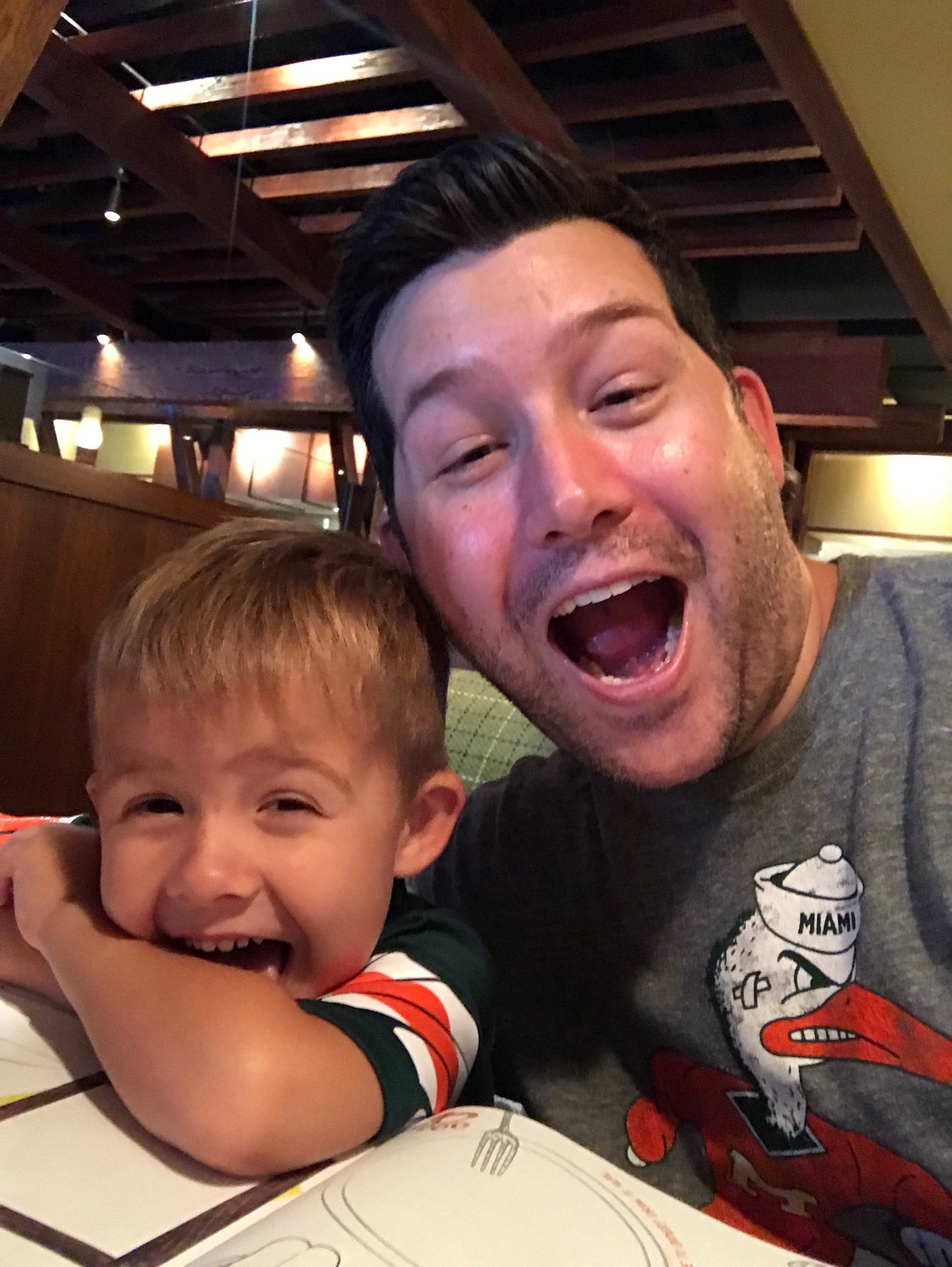 Lazy Dog Restaurant & Bar